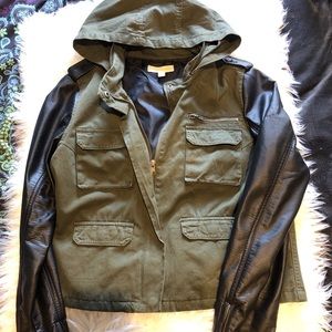 Olive green/leather bomber jacket